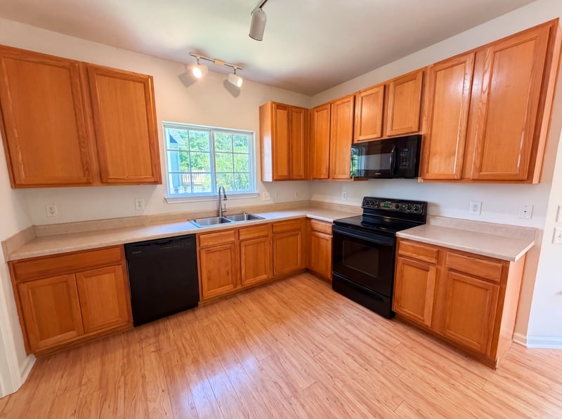 1200 Rockeford Dr, Nashville, TN 37221