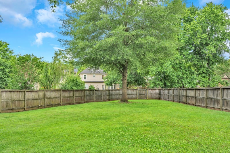 7824 Farmington Pl, Nashville, TN 37221
