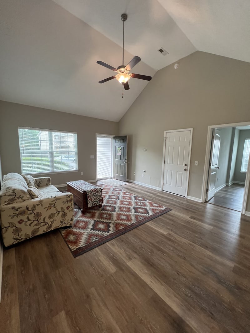 616 Niagra Ln, Murfreesboro, TN 37129