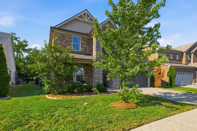 4925 Riverbank Dr, Hermitage, TN 37076