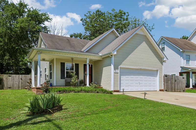 911 Buckhaven Dr, Smyrna, TN 37167