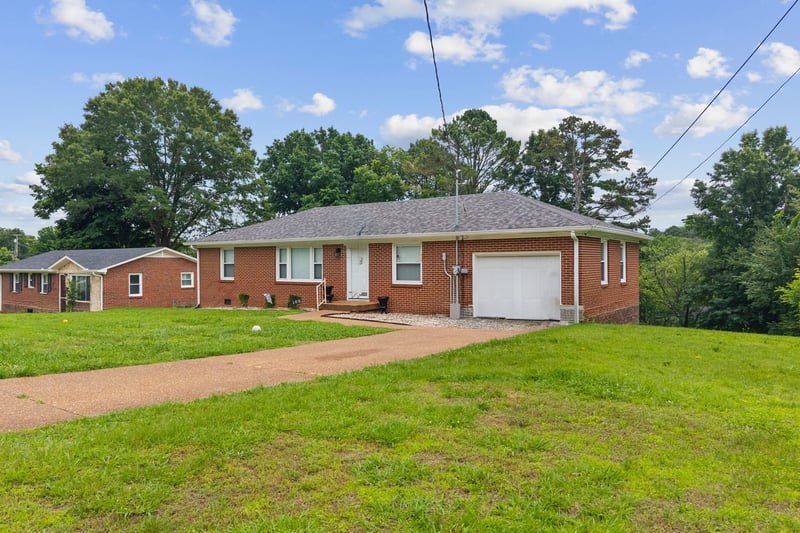 103 Oak Dr, Columbia, TN 38401