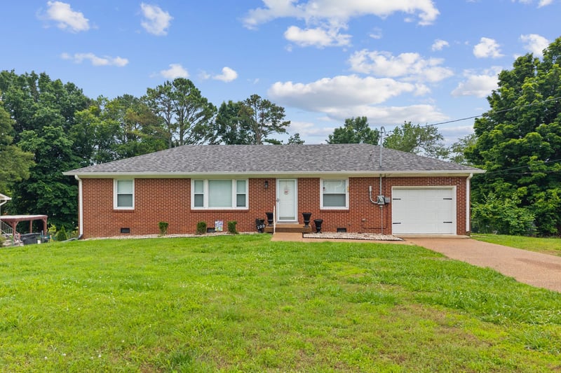 103 Oak Dr, Columbia, TN 38401