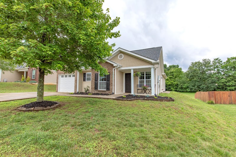 140 Granda Flora Dr, White House, TN 37188