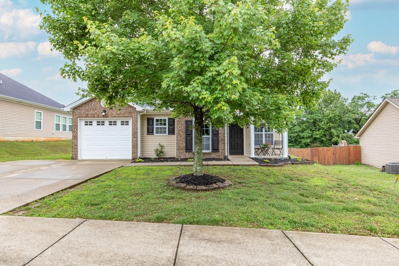 140 Granda Flora Dr, White House, TN 37188