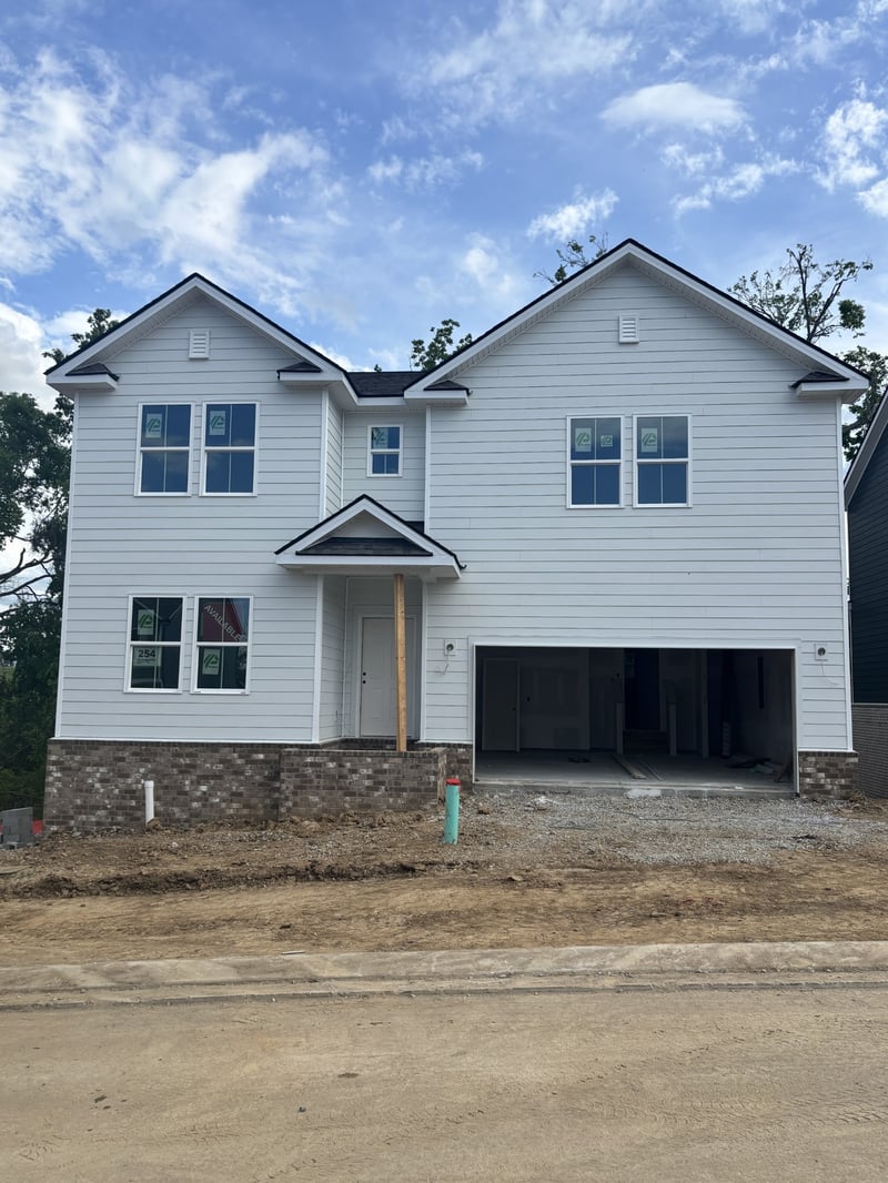 489 Jet Stream Dr, La Vergne, TN 37086