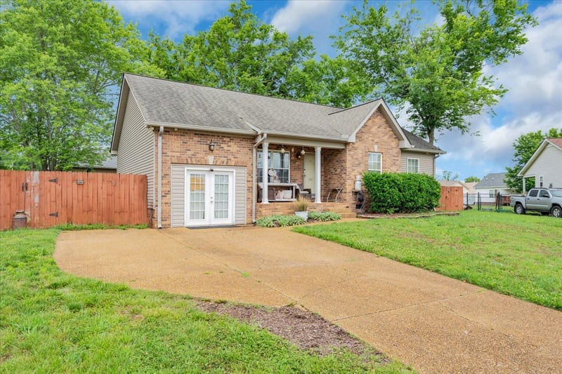 102 Atwood Ct, Lebanon, TN 37087
