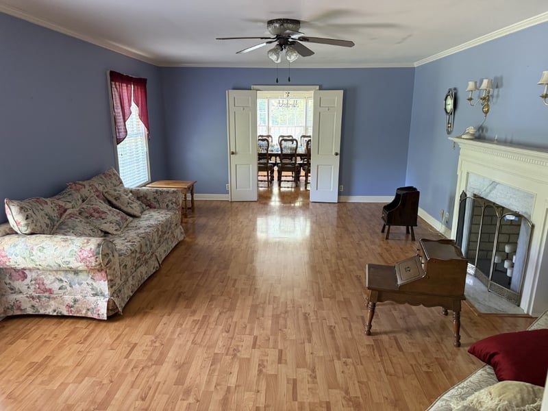 105 3rd Ave, Springfield, TN 37172