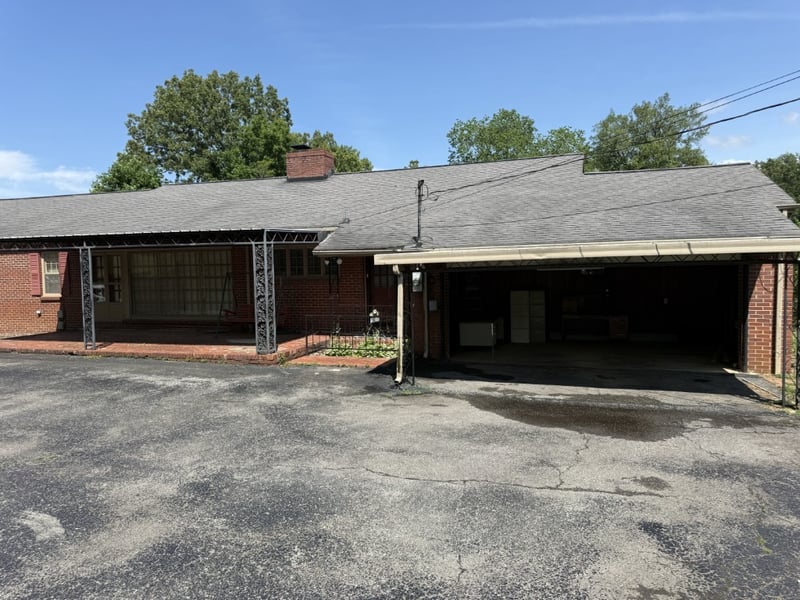 105 3rd Ave, Springfield, TN 37172