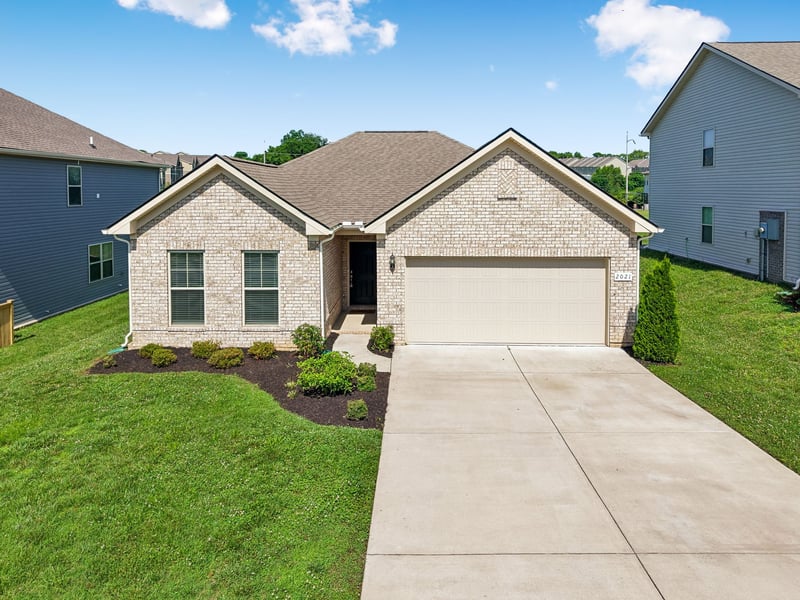 2021 Sercy Dr, Spring Hill, TN 37174