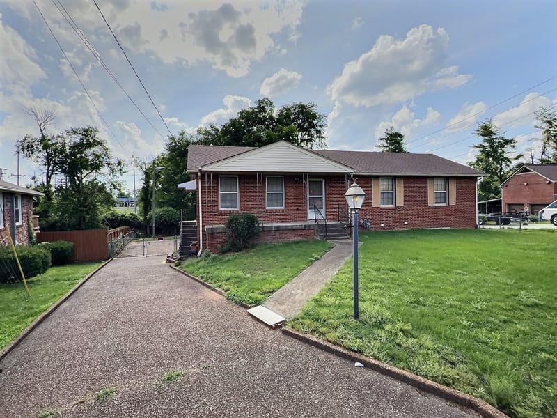 8209 Luree Ln, Hermitage, TN 37076