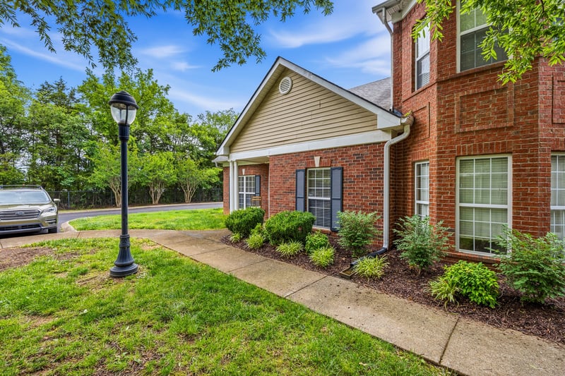 11 Leftwich Ct, Lebanon, TN 37087