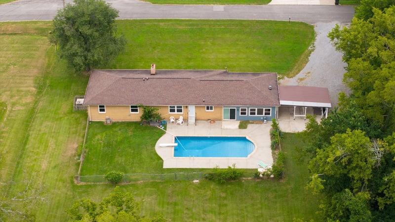 853 Rogers Rd, Gallatin, TN 37066