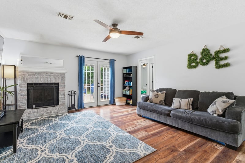 4305 Falling Leaf Ln, Nashville, TN 37207