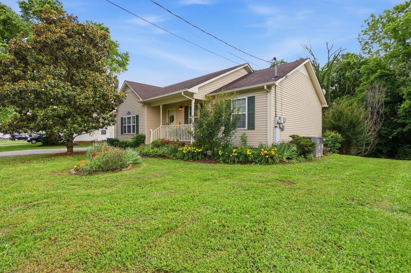 202 Kimberly Dr, Columbia, TN 38401