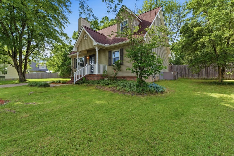 240 E Morris Dr, Gallatin, TN 37066
