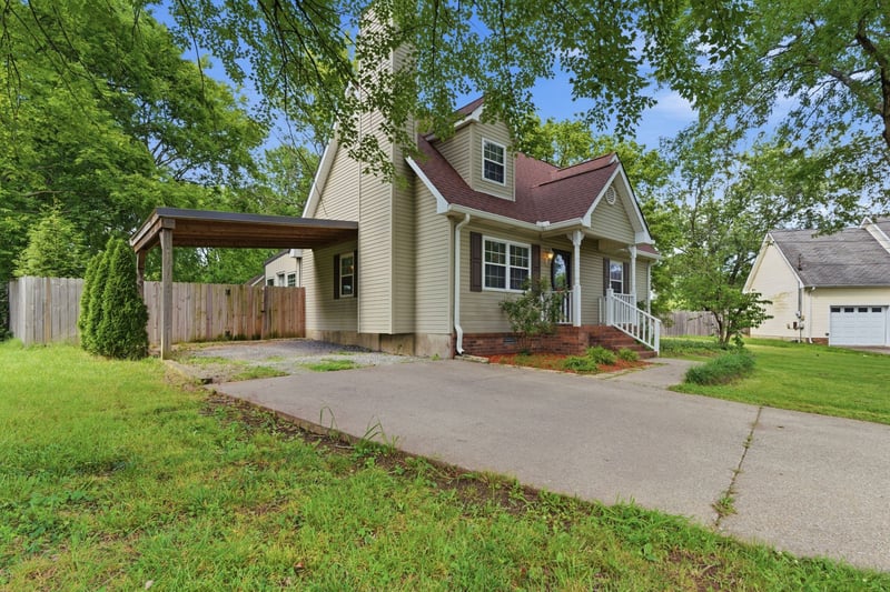 240 E Morris Dr, Gallatin, TN 37066