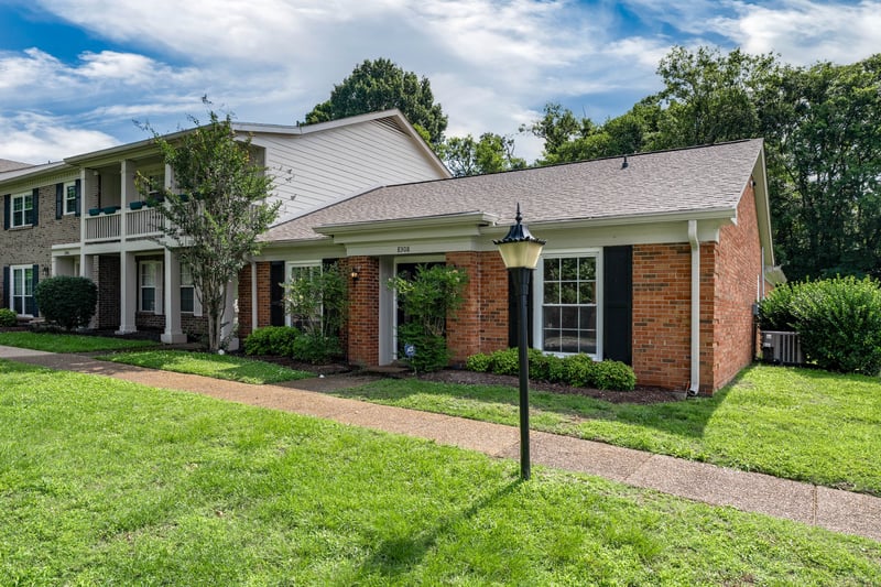8300 Sawyer Brown Rd #E308, Nashville, TN 37221