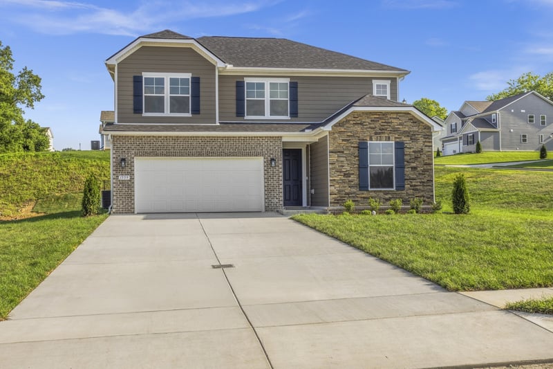 1559 Oaks Springs Dr, Columbia, TN 38401