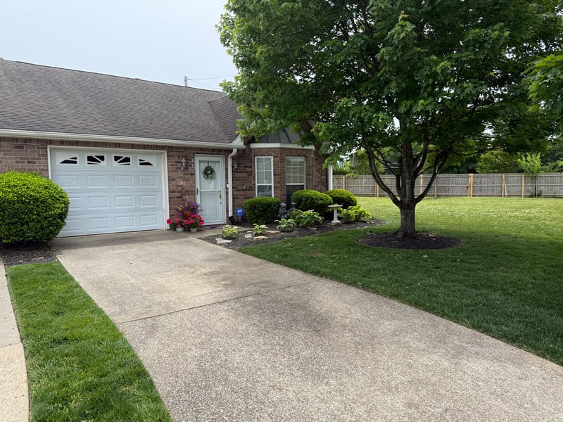 1311 Crofton Park Ct, Columbia, TN 38401