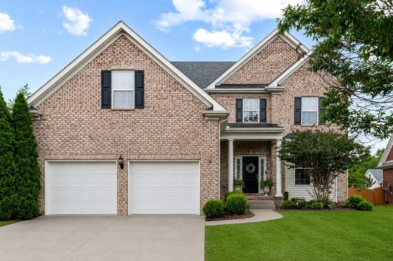 1018 Brixworth Dr, Thompsons Station, TN 37179