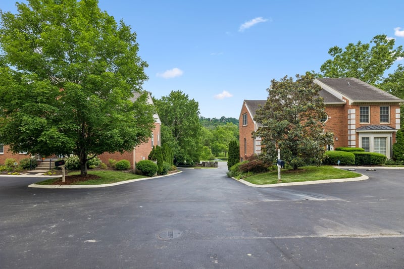 604 Clayborne Ct, Nashville, TN 37215