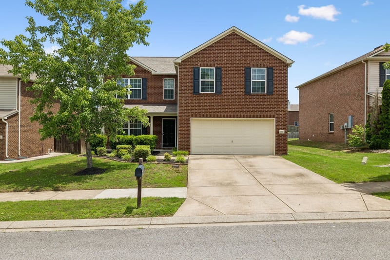 1017 Harmony Ln, Hendersonville, TN 37075