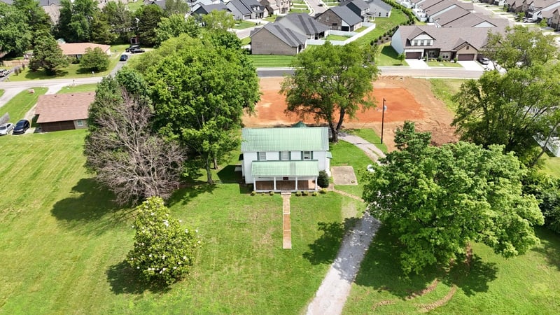 1310 Veterans Pkwy, Murfreesboro, TN 37128