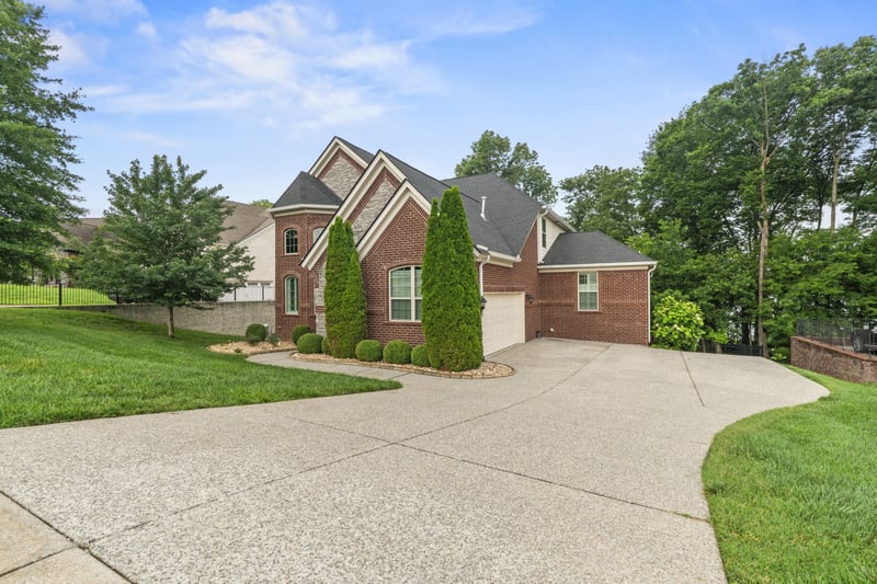 133 Windmill Pointe Cir, Hendersonville, TN 37075