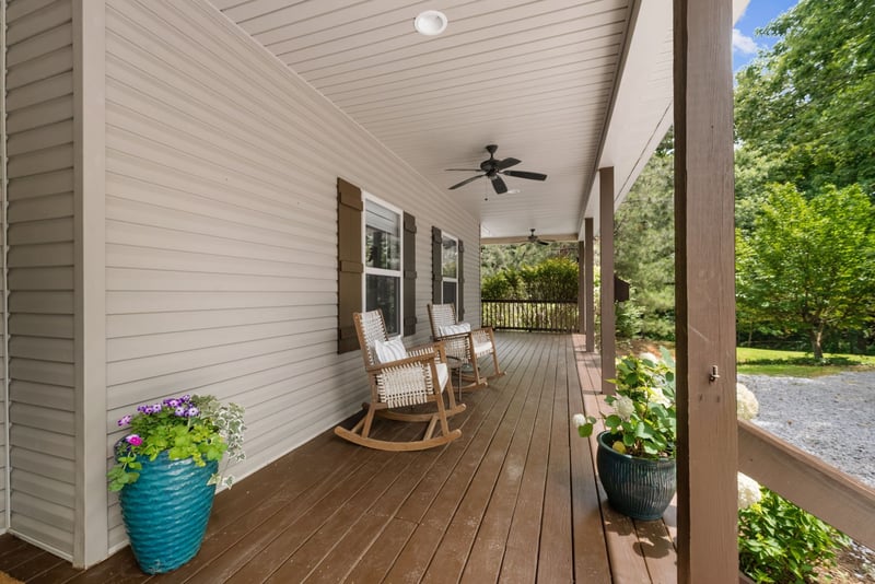 3352 R O Peach Rd, Columbia, TN 38401