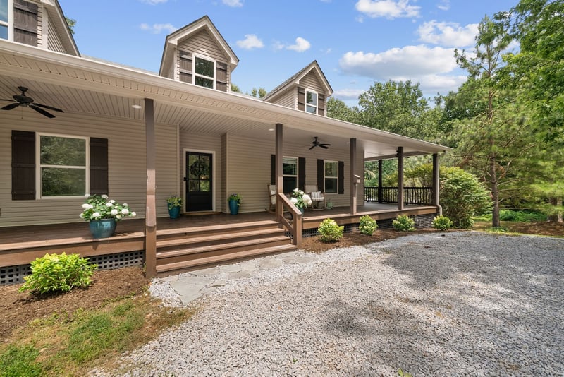 3352 R O Peach Rd, Columbia, TN 38401