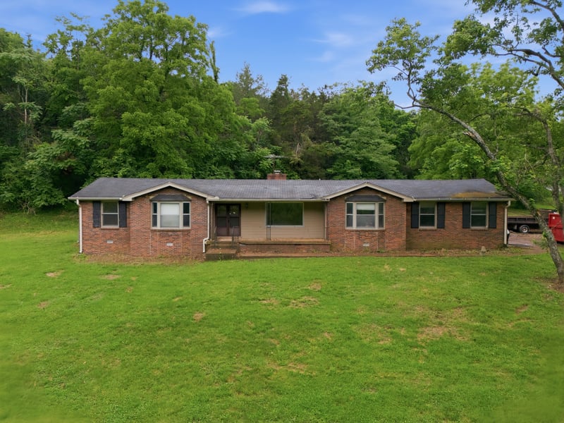 101 E Allen Rd, Hendersonville, TN 37075