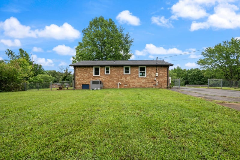 133 Lynn Ln, Charlotte, TN 37036