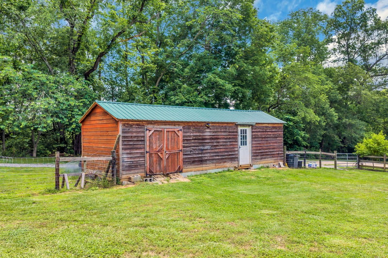2757 New Dry Hollow Rd, Cumberland Furnace, TN 37051