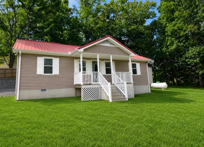 153 Henry Harris Rd, Westmoreland, TN 37186
