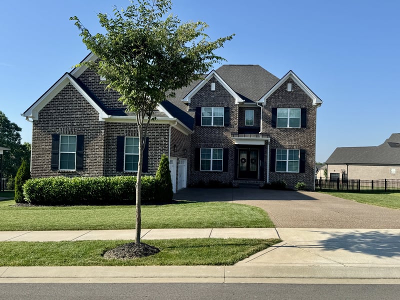 1005 Keeneland Dr, Gallatin, TN 37066