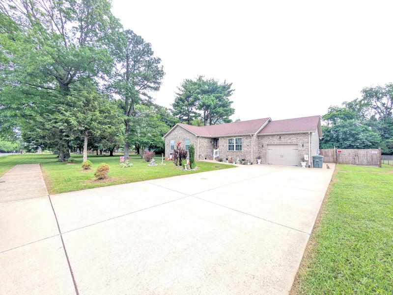 661 Portland Blvd, Portland, TN 37148