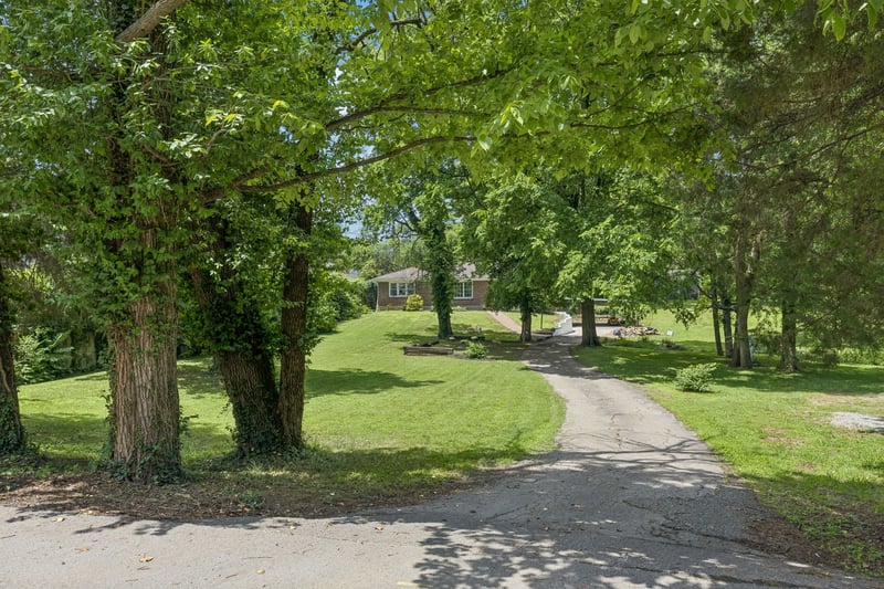 4411 Brush Hill Rd, Nashville, TN 37216