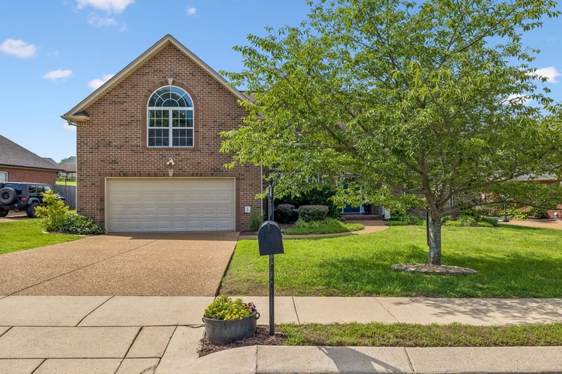 137 Normandy Dr, Mount Juliet, TN 37122