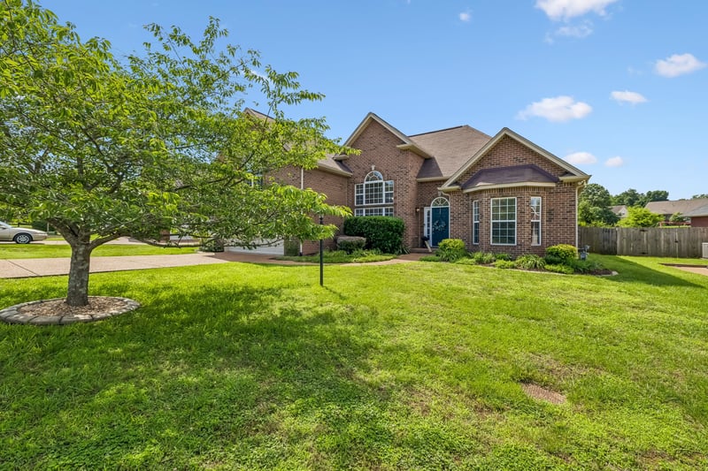 137 Normandy Dr, Mount Juliet, TN 37122