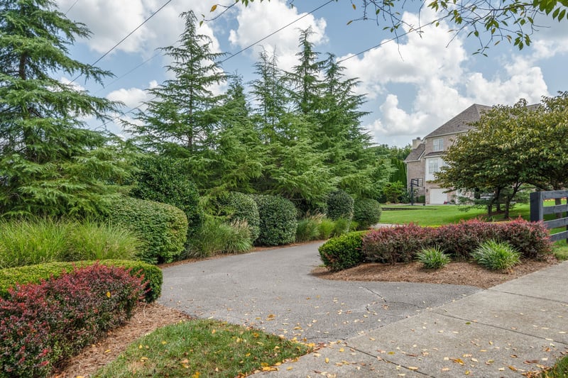 1728 Surrey Dr, Brentwood, TN 37027