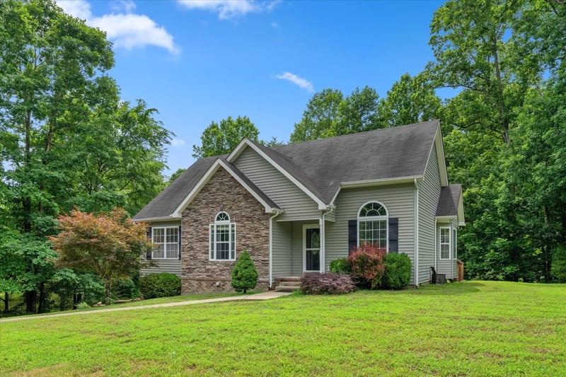 506 Daugherty Ln, Burns, TN 37029