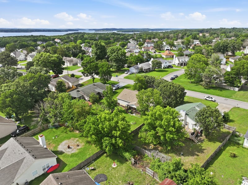 337 Lake Forest Dr, La Vergne, TN 37086