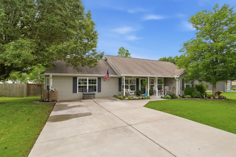 337 Lake Forest Dr, La Vergne, TN 37086