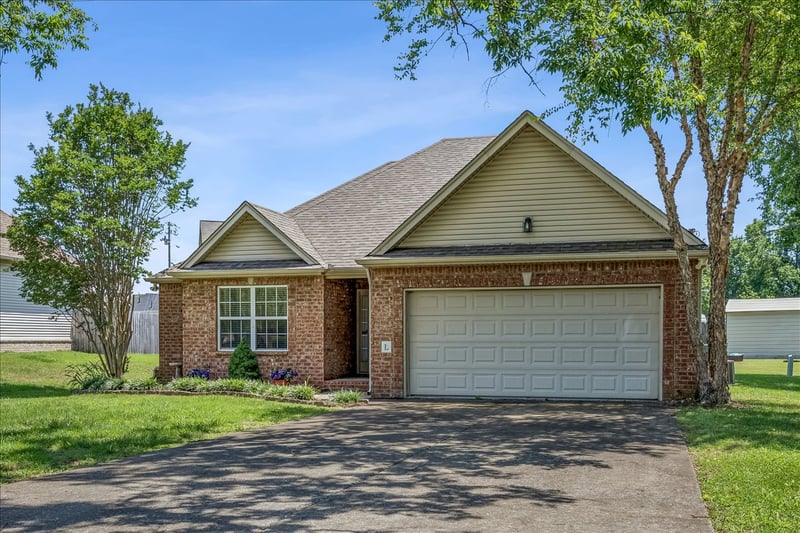 1317 Knoll Ln, Lebanon, TN 37087