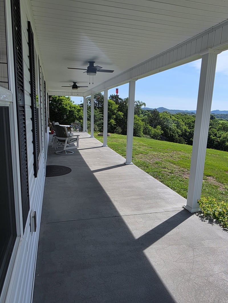 4 Lewis James Ln, Riddleton, TN 37151