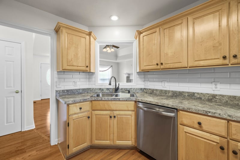 1174 Flat Stone Dr, Gallatin, TN 37066