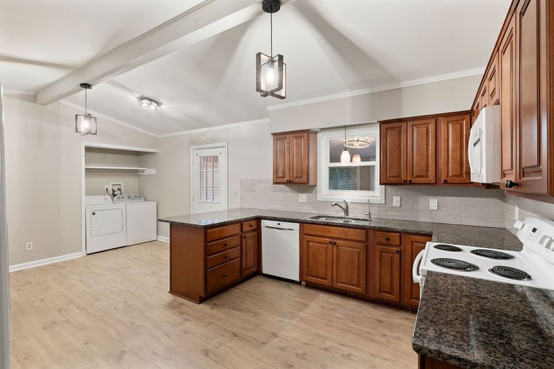 428 Sunset Dr, Mount Juliet, TN 37122