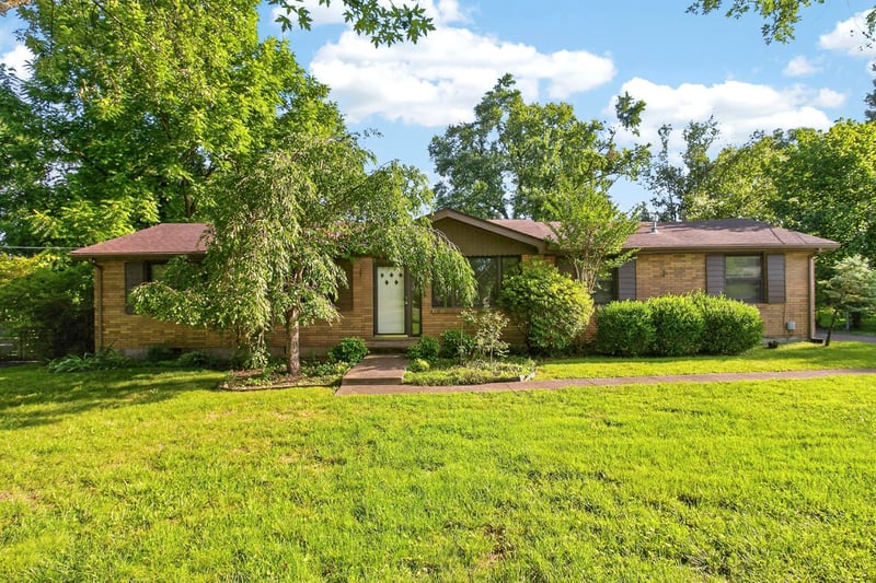 106 Vulco Dr, Hendersonville, TN 37075