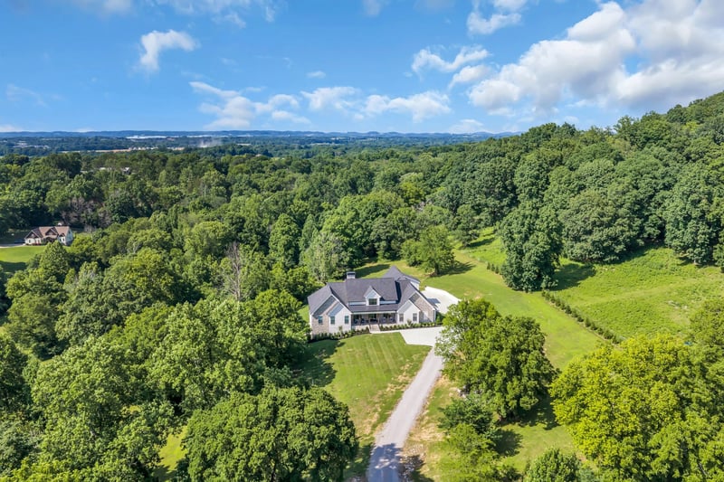1500 Center Star Rd, Columbia, TN 38401